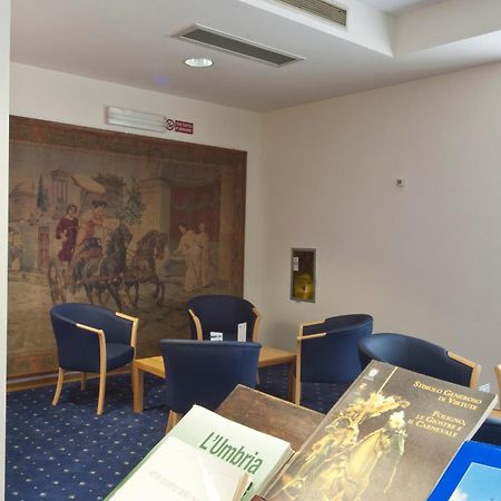City Hotel & Suites Foligno Eksteriør bilde