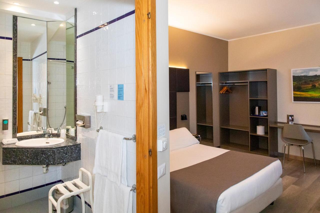 City Hotel & Suites Foligno Eksteriør bilde