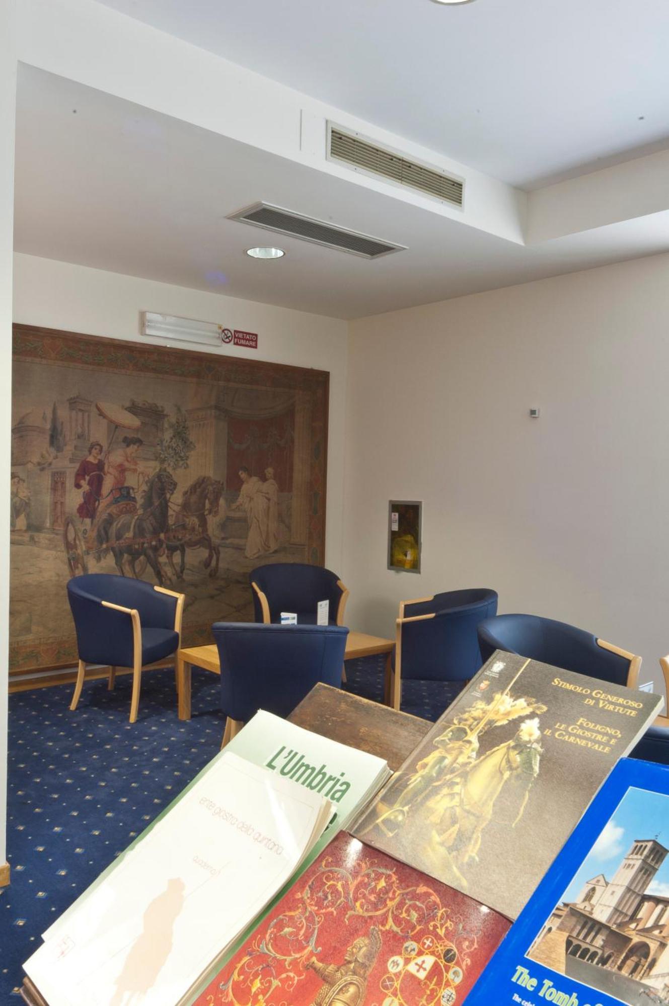City Hotel & Suites Foligno Eksteriør bilde
