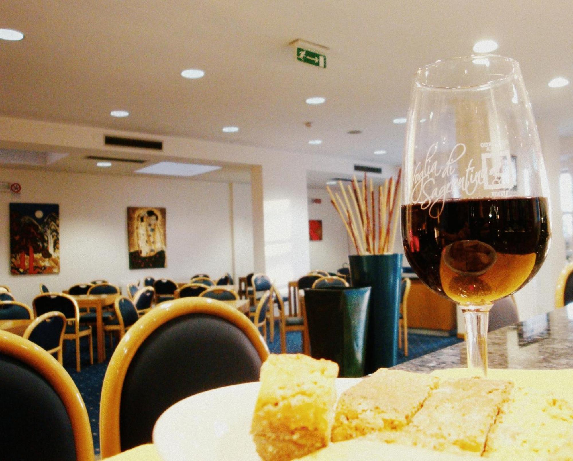 City Hotel & Suites Foligno Eksteriør bilde
