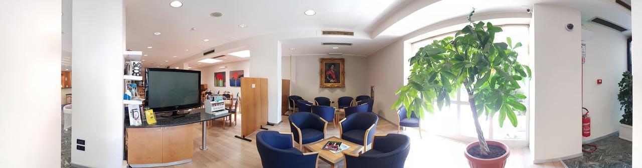 City Hotel & Suites Foligno Eksteriør bilde